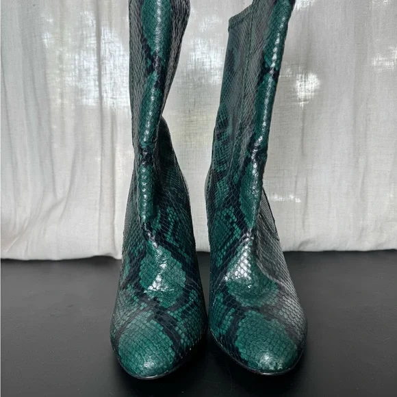Stuart Weitzman Green Ankle Booties - Picture 4 of 7
